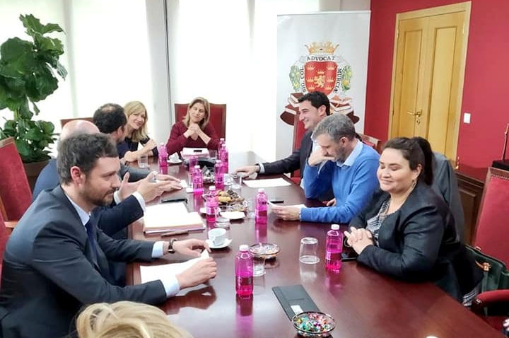 Reunión de colegios de abogados con partido Podemos