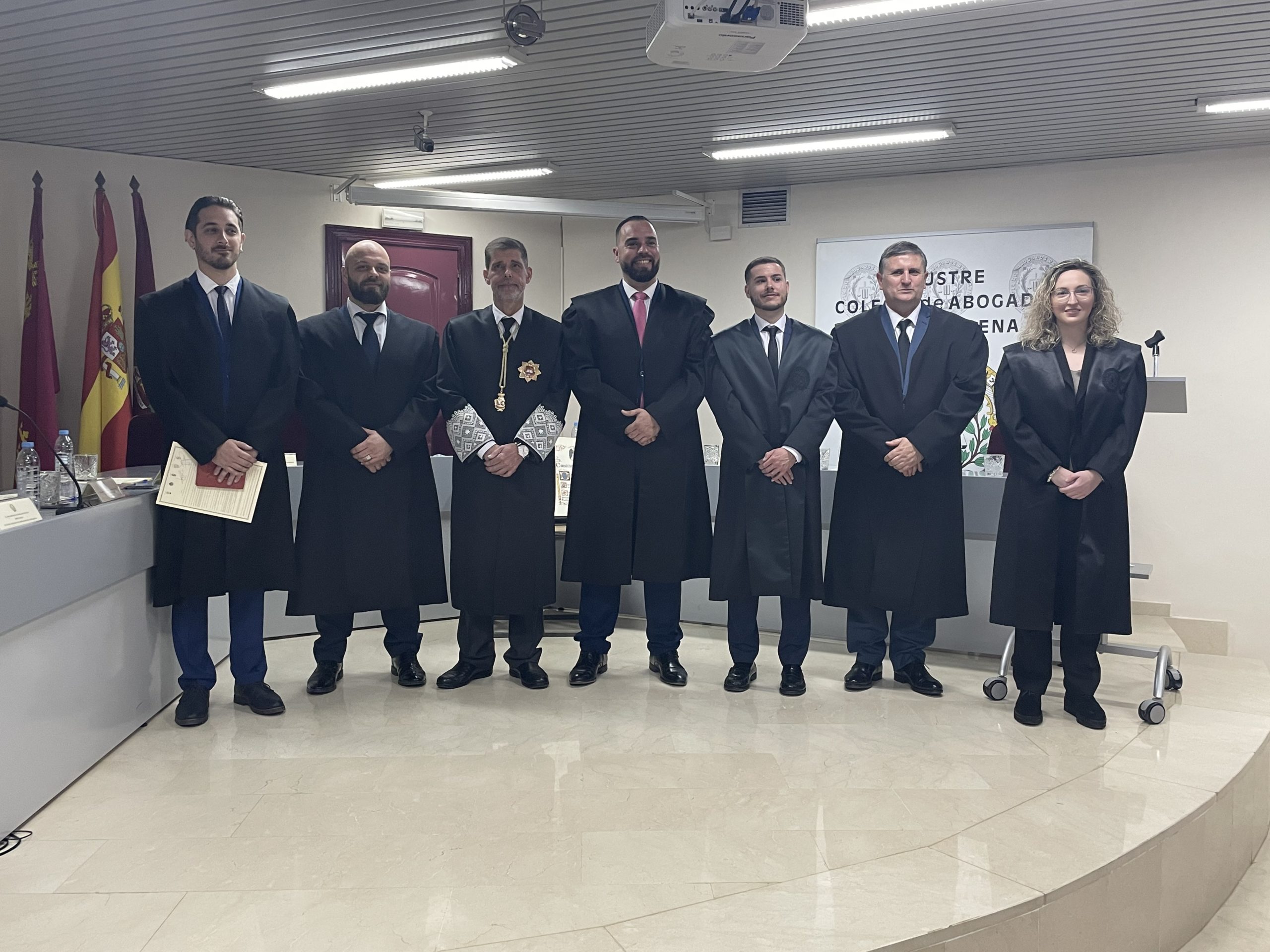 Jura de nuevos letrados y medallas de oro y plata